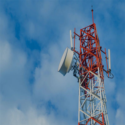 Torre de antena inalámbrica 5G 4 piernas Ángulo de acero Torre de red de hierro autoportante