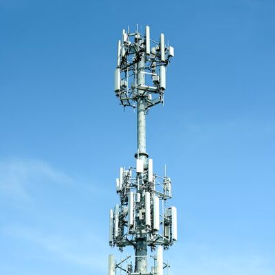 Monopole Tower es una torre de telecomunicaciones cilíndrica compacta construida con grados de acero ASTM A36 y ASTM A572 Gr50 para mayor durabilidad