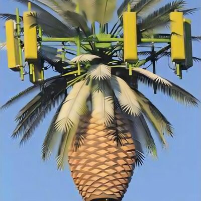 Forma camuflada del árbol de pino de la torre del mástil de las telecomunicaciones de los 30m para la cobertura de señal urbana