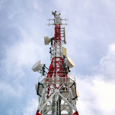 20 30 40 antena multi de la torre de acero de 4 patas galvanizada en caliente del metro de 60 M para 5G urbano
