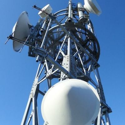 Torre de radio galvanizada de soporte automático 5 km Wifi teléfono celular satélite torre de radio de microondas