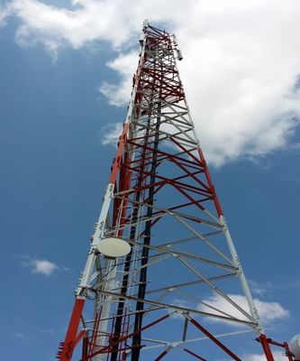 30 40 50 metros Radio 3 piernas torre de acero angular red 5G galvanizado torre de comunicación de microondas