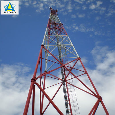Antenna de telecomunicaciones Torre de mástil 3 / 4 piernas Tubular Torre de antena autoportante