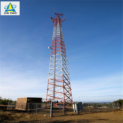 Antenna de telecomunicaciones Torre de mástil 3 / 4 piernas Tubular Torre de antena autoportante