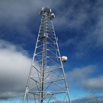 Telecom Tubular Acero Torre de 3 piernas Red móvil 4G 5G señal de radio Antena Triangular Torre de telecomunicaciones y accesorios