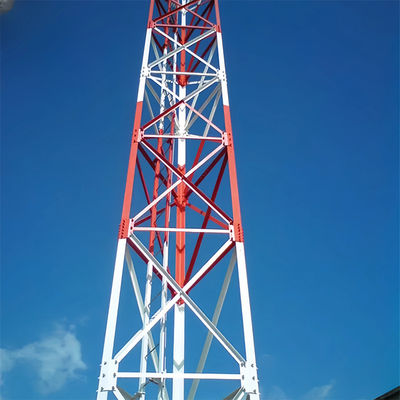 50m Antena de microondas Torre autoportante Diseño de rejilla de 3 patas Torre de acero de telecomunicaciones