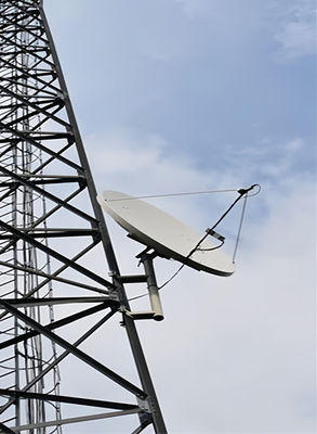 GB ANSI TIA-222-G Estándar Q235 Q345 Antenna de telecomunicaciones Torre de 3 piernas 60m Radio Microondas
