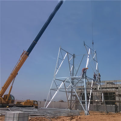 Venta de una torre de celdas de acero de red autónoma de microondas, radio Wifi, telecomunicaciones de 4 patas y mástil de red.