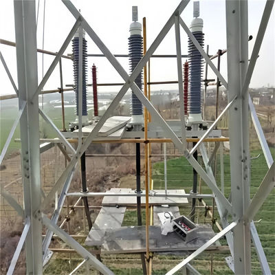 Venta de una torre de celdas de acero de red autónoma de microondas, radio Wifi, telecomunicaciones de 4 patas y mástil de red.
