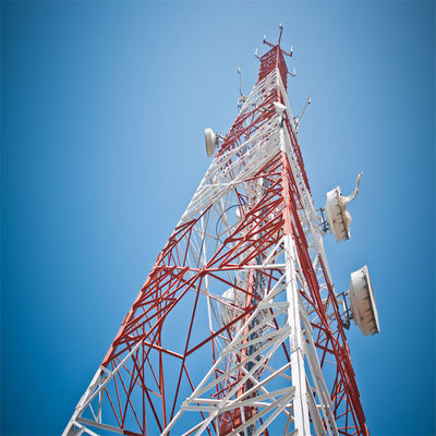 Torre de acero de celda Telecomunicación teléfono celular por satélite Sitio celular de teléfono celular de 4 patas Torre celular