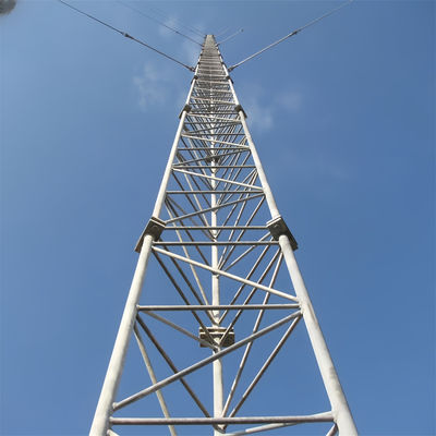 Sitio celular de transmisión de señales Triángulo de acero con torre de poste con torre de comunicación