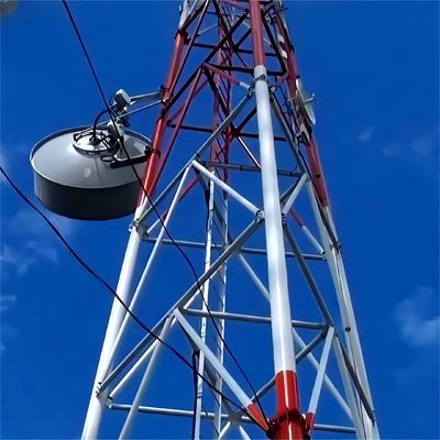 Sitio celular de transmisión de señales Triángulo de acero con torre de poste con torre de comunicación