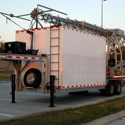 Camión móvil montado Telescópico de acero galvanizado 15 20 25 30M 5G 4G Wifi Torre de comunicación sobre ruedas