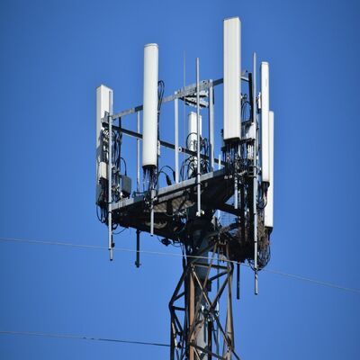 Monopole Tower estructura de telecomunicaciones con acero de alta resistencia a la tracción y acero suave que cumple con las normas GB T y EN 10025