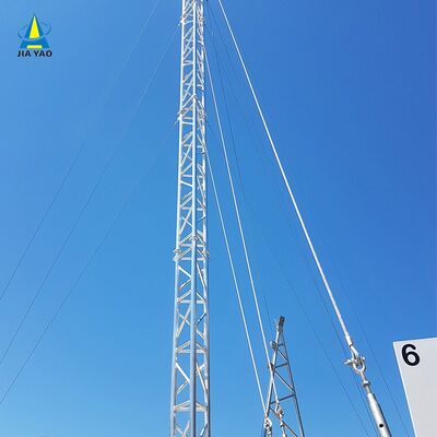 Torre de cable de acero arriostrado diseñada con opciones de acero dulce y acero de alta resistencia para satisfacer diversos requisitos de ingeniería