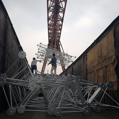 Torre de cable de acero arriostrado diseñada con opciones de acero dulce y acero de alta resistencia para satisfacer diversos requisitos de ingeniería