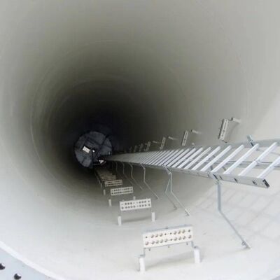 Monopole Tower telecom single shaft construido a partir de las calidades de acero Q235 y Q355 que cumplen los códigos de diseño A36 ASTM EN 1991 1 4 y EN 1993 3 1