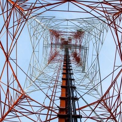 Galvanized 4-Legged Angular Steel Lattice Tower for 5G and Wifi Internet Connectivity Designing