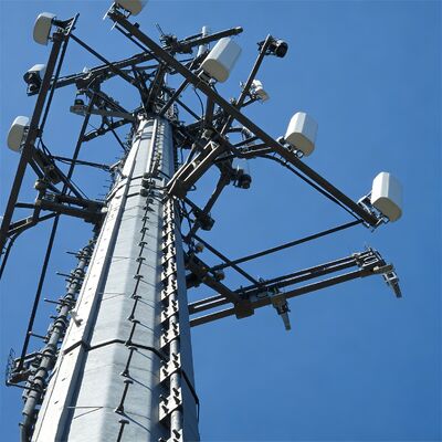 16 24 32M Monopolo estético urbano de acero galvanizado autoportante al aire libre 5G 4G Paisaje satelital Torre de telecomunicaciones