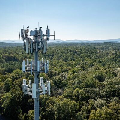 14 20 26M Tamaño compacto Monopolo Autoportante de acero galvanizado al aire libre 5G 4G Satélite Torre de telecomunicaciones de área pequeña