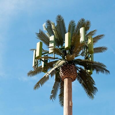Torre Árbol Biónico de 38M construida con acero galvanizado y plásticos resistentes a los rayos UV, lo que garantiza durabilidad y resistencia a la corrosión