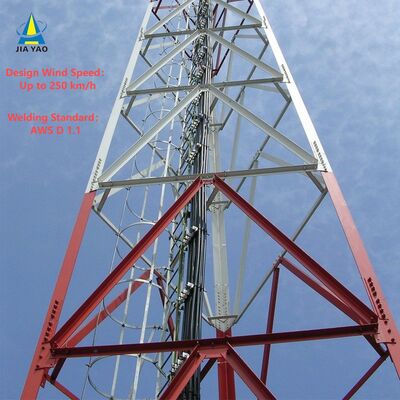 Torre de comunicación larga angular del acero inoxidable de la vida de servicio de 3 piernas resistente a la corrosión para el área costera
