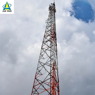 carga de la torre legged de las telecomunicaciones revestida de aluminio del cinc de los 33M alta para 5G suburbano