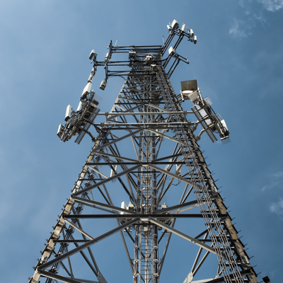 Torre de acero de ángulo de 3 patas de montaje rápido de 36M 48M 64 metros para comunicación de emergencia de socorro en casos de desastre